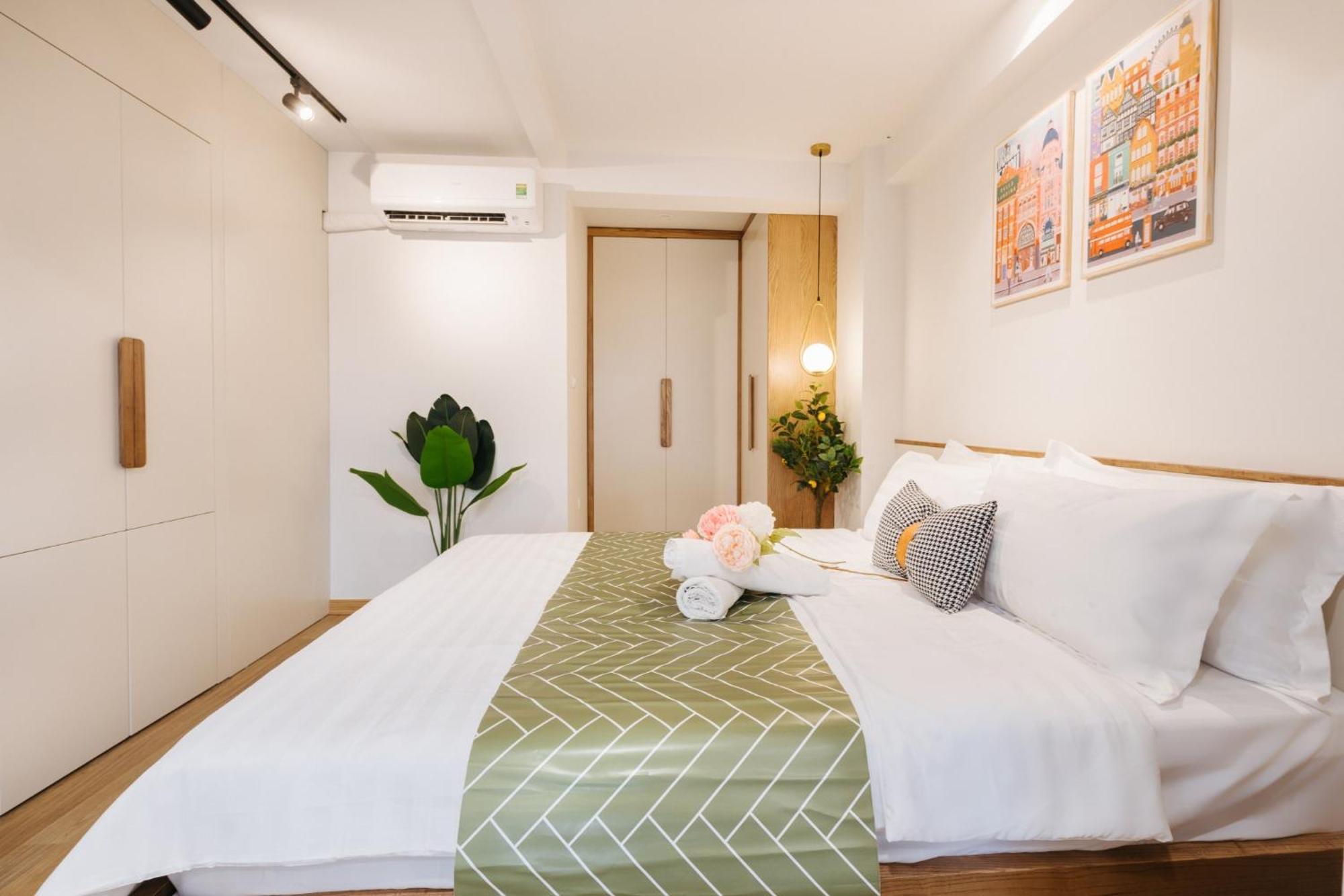 Margaery Boutique Apartment & Skyon9 Rooftop Bar Ханой Екстериор снимка