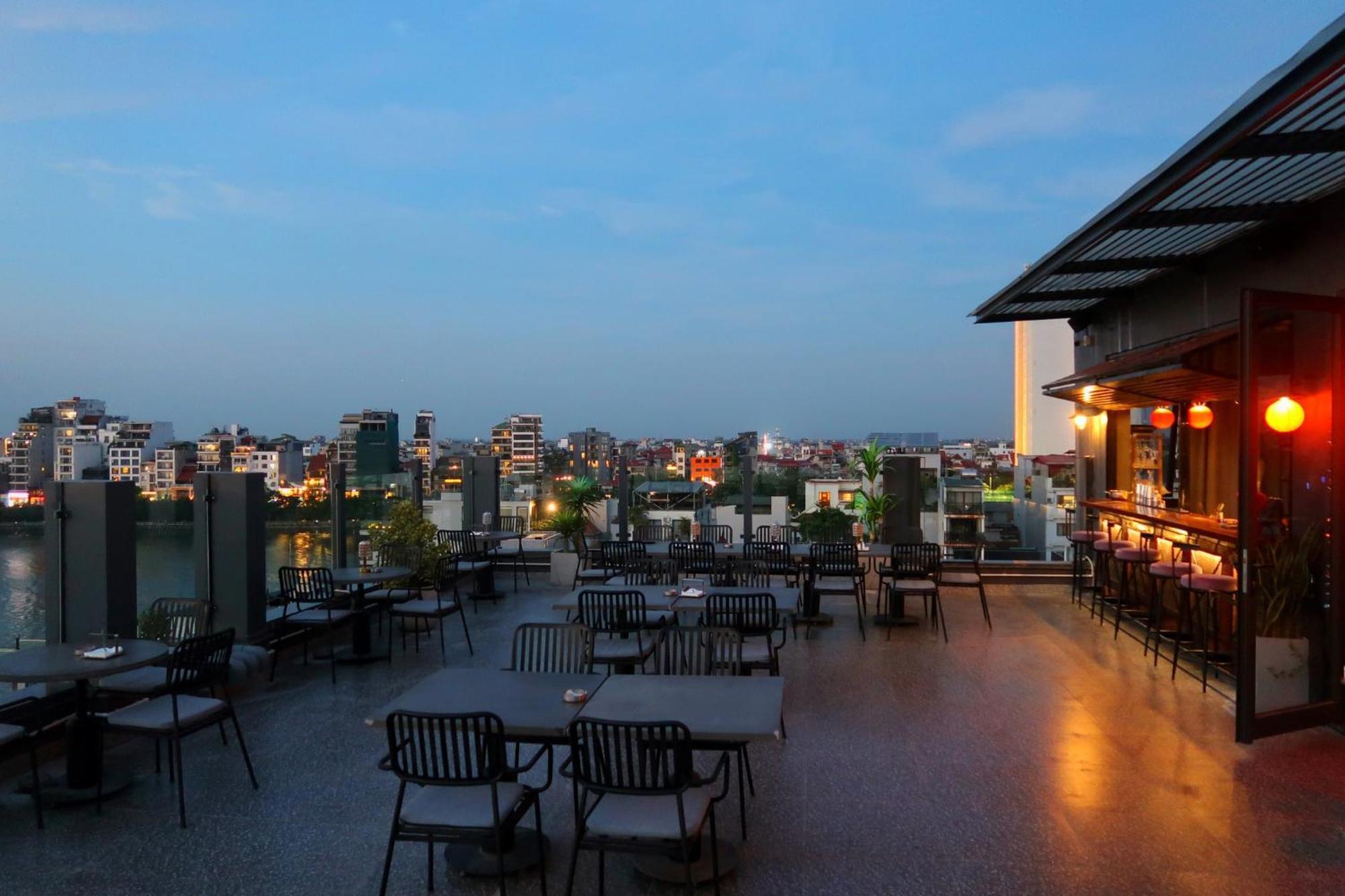 Margaery Boutique Apartment & Skyon9 Rooftop Bar Ханой Екстериор снимка