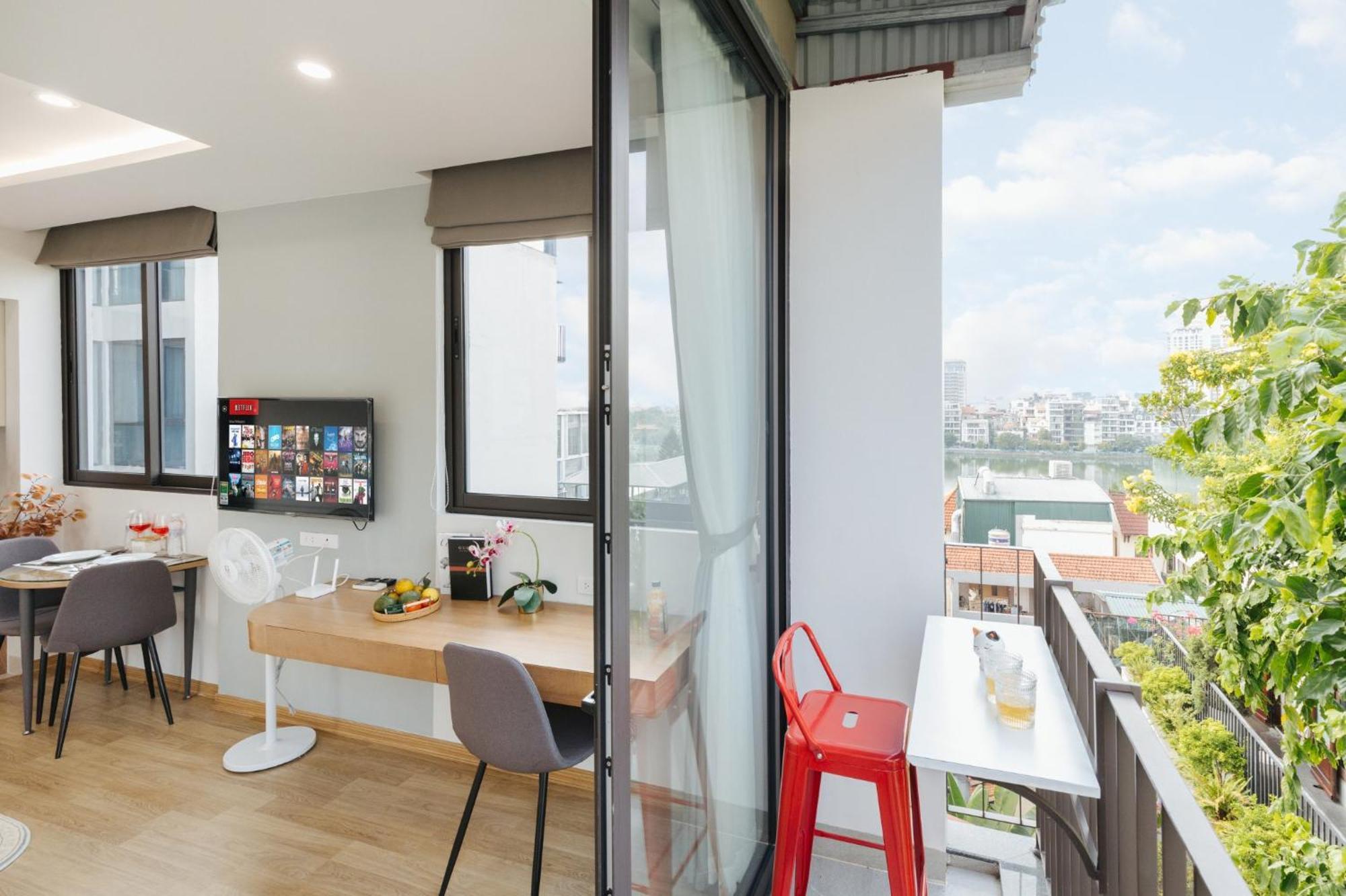 Margaery Boutique Apartment & Skyon9 Rooftop Bar Ханой Екстериор снимка