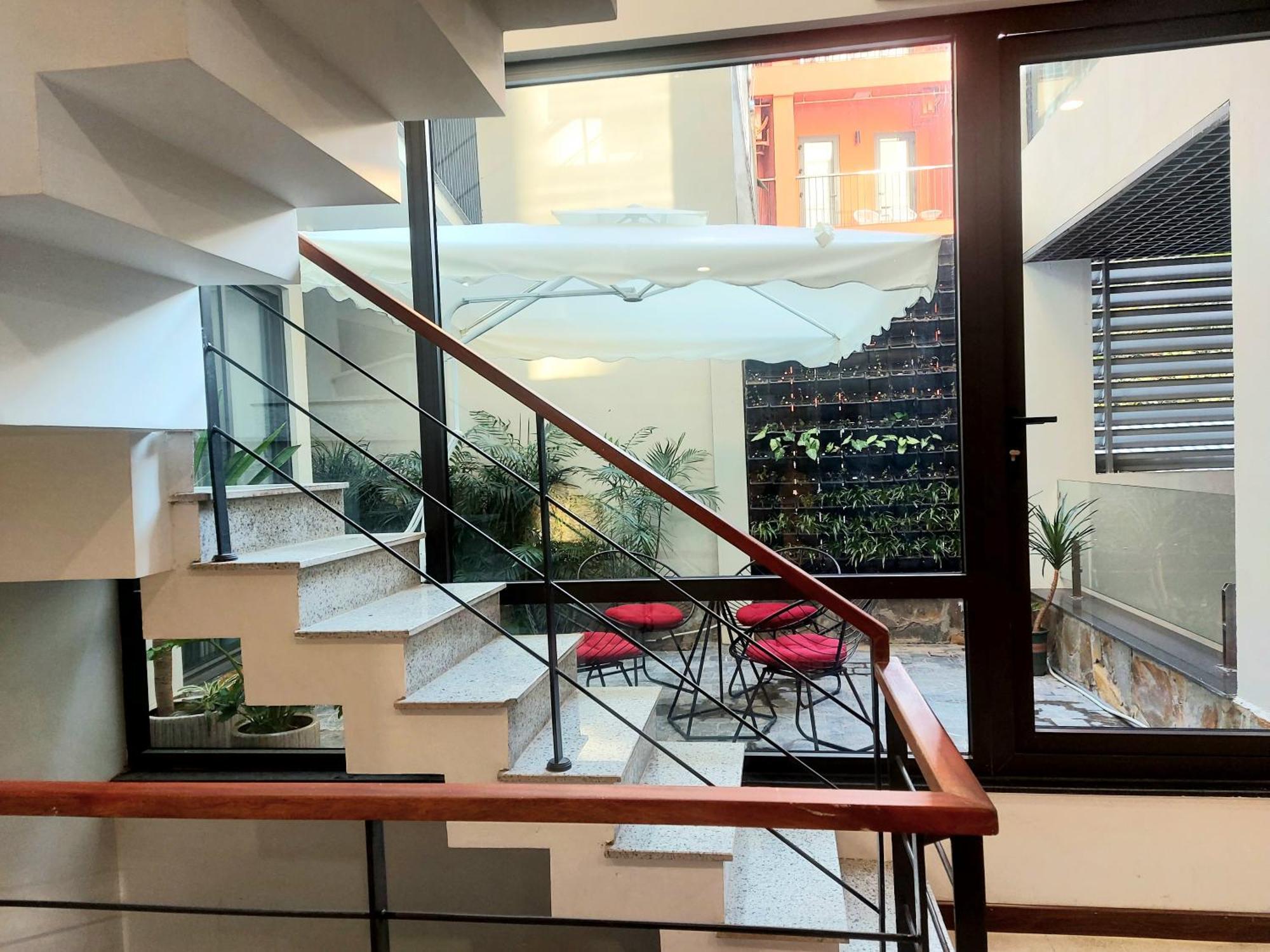Margaery Boutique Apartment & Skyon9 Rooftop Bar Ханой Екстериор снимка